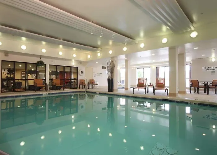 Courtyard By Marriott Chicago 3* Bloomingdale