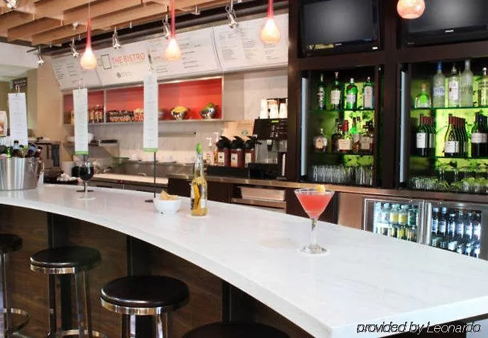 Courtyard By Marriott Chicago Bloomingdale