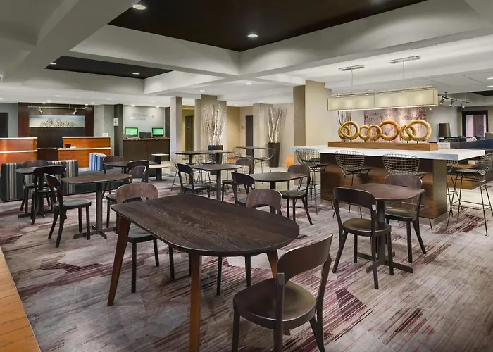 Hotel Courtyard By Marriott Chicago 3*