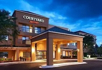Courtyard By Marriott Chicago Bloomingdale
