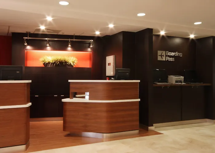 Hotel Courtyard By Marriott Chicago Bloomingdale