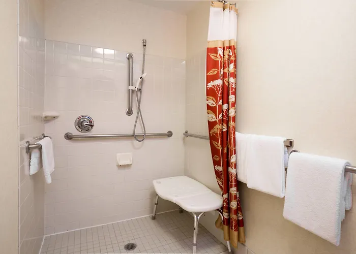 Courtyard By Marriott Chicago Bloomingdale