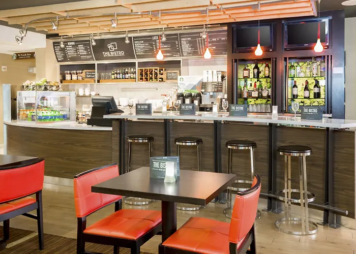 Courtyard By Marriott Chicago Bloomingdale