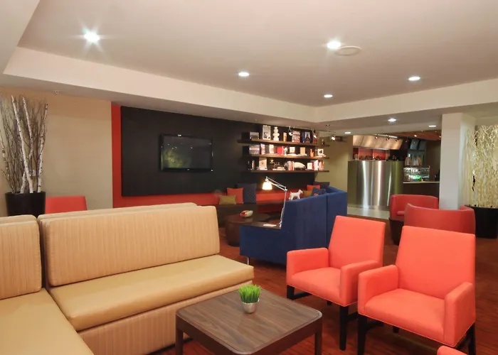 Courtyard By Marriott Chicago Hotel Bloomingdale