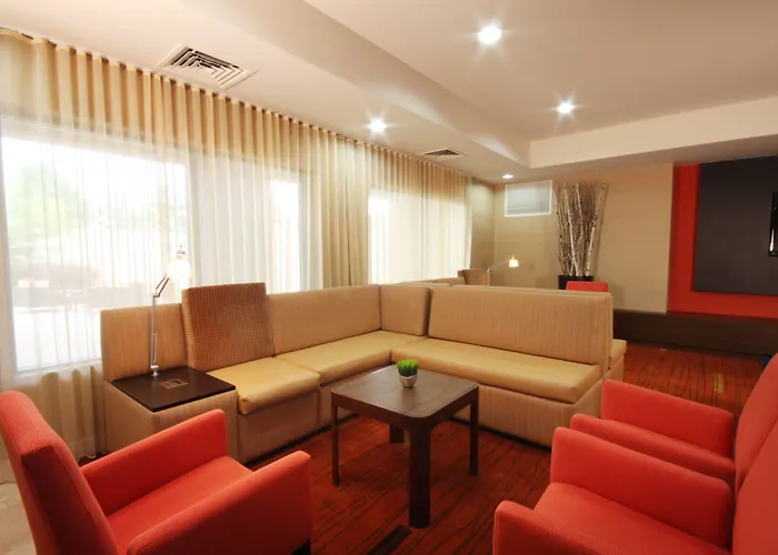 Courtyard By Marriott Chicago Hotel 3*