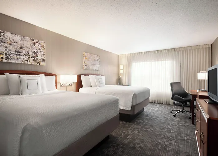 Courtyard By Marriott Chicago 3* Bloomingdale