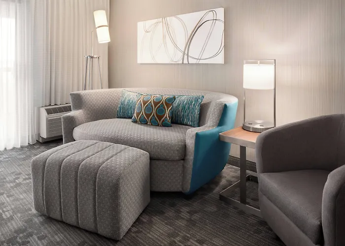 Courtyard By Marriott Chicago Hotel 3*