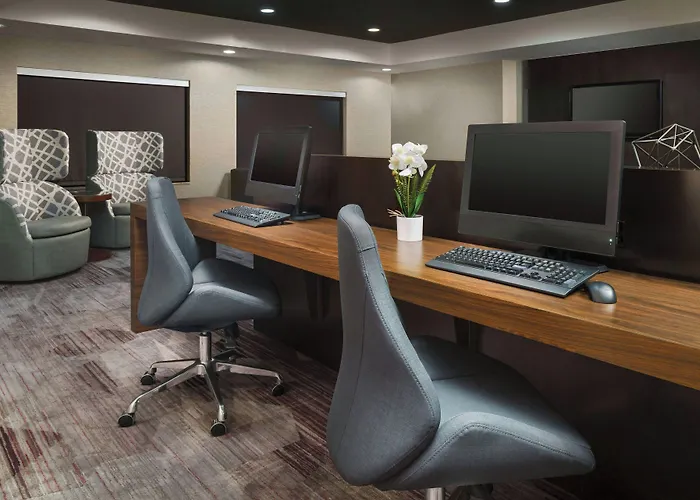 Courtyard By Marriott Chicago Bloomingdale