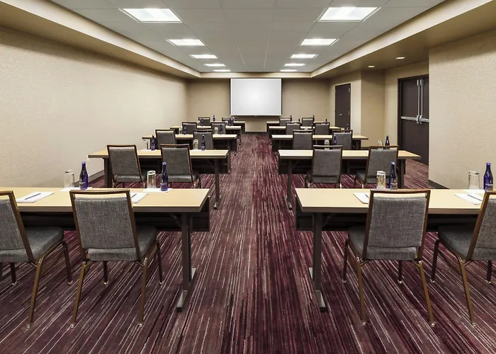 Courtyard By Marriott Chicago 3* Bloomingdale