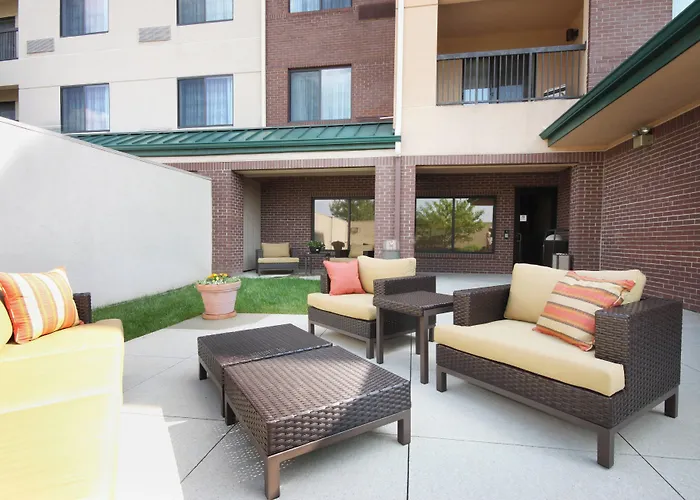 Courtyard By Marriott Chicago Hotel 3*