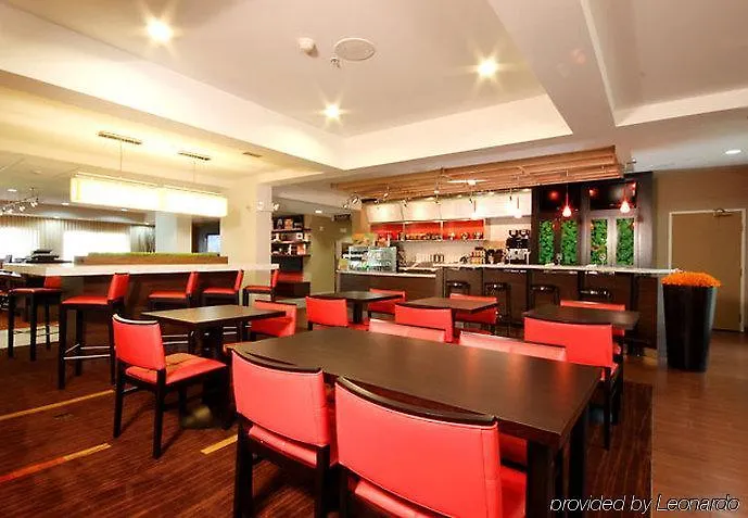 Hotel Courtyard By Marriott Chicago Bloomingdale