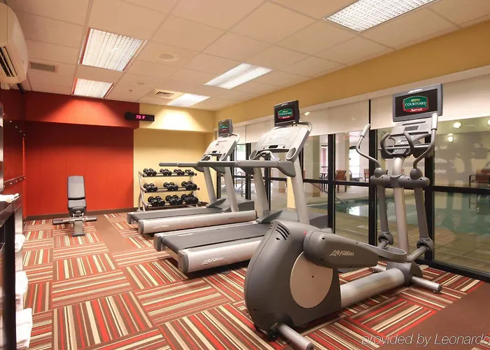 Hotel Courtyard By Marriott Chicago Bloomingdale